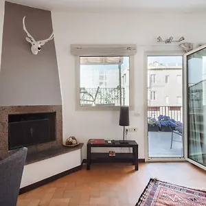 https://navona-luxury-with-terrace.it-romehotels.com